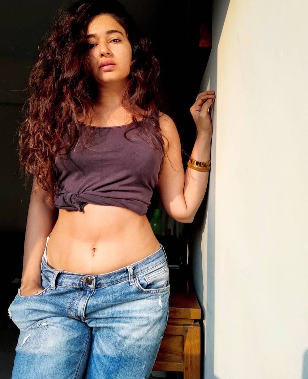 ഗ്ലാമര്‍ ലുക്കില്‍ പൂനം ബജ്‌വയുടെ പുതിയ ചിത്രങ്ങള്‍