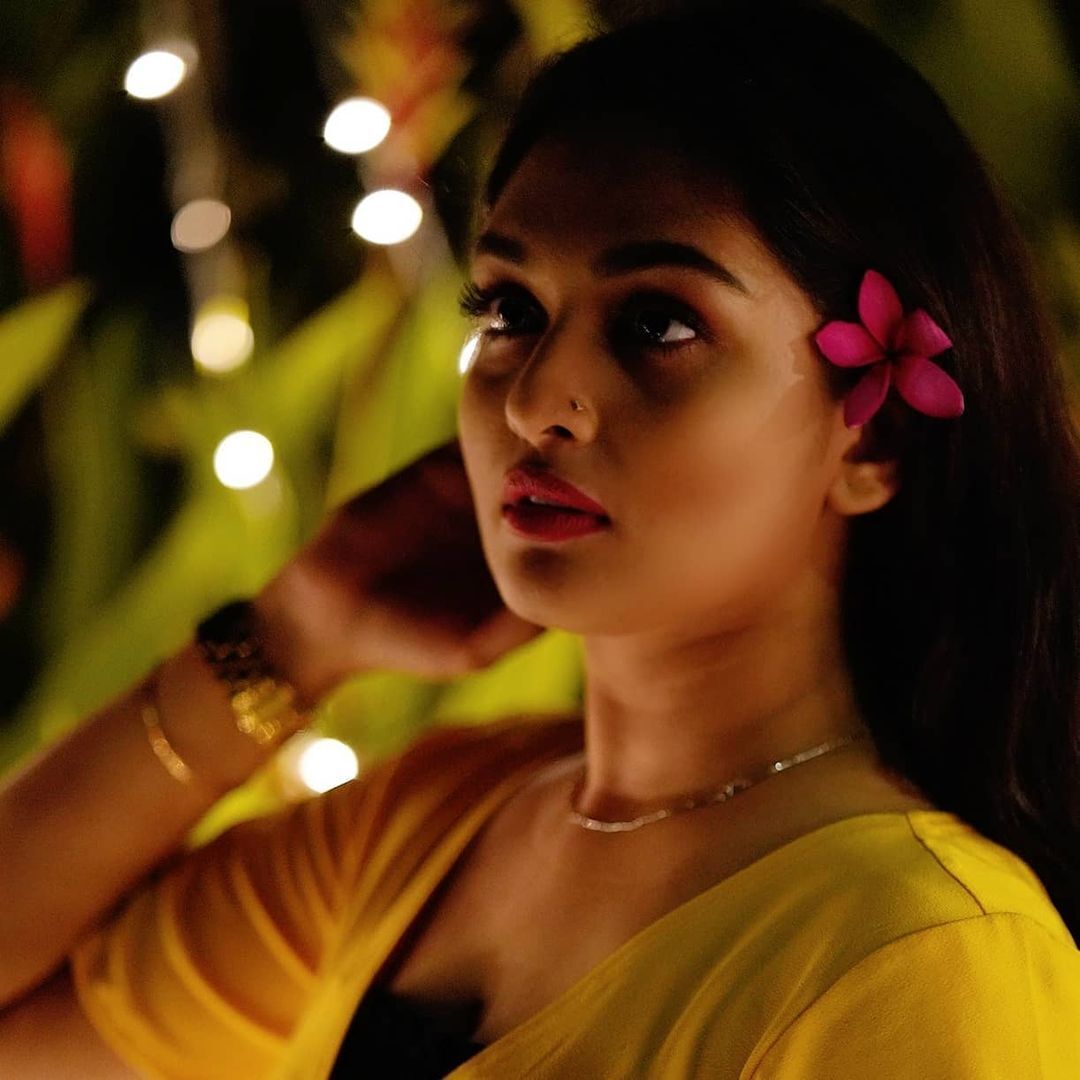 മനം മയക്കും പ്രയാഗ; പുതിയ ചിത്രങ്ങള്‍ കാണാം