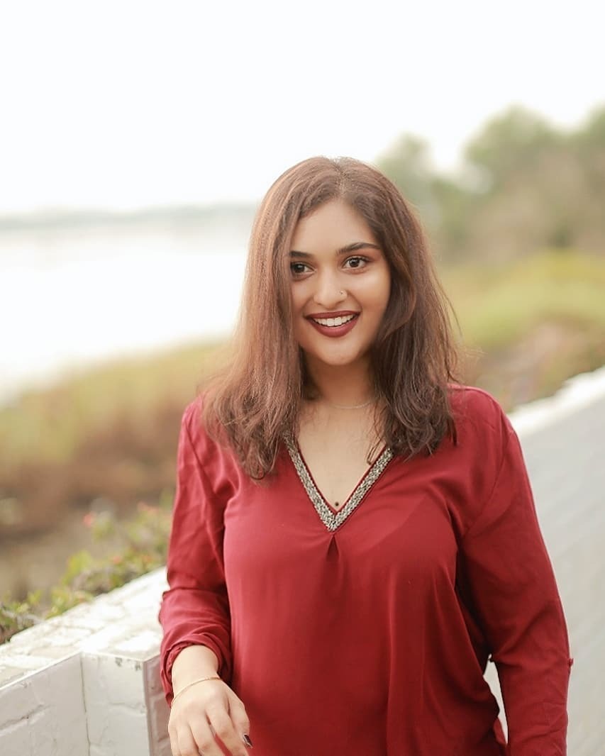 മനം മയക്കും പ്രയാഗ; പുതിയ ചിത്രങ്ങള്‍ കാണാം