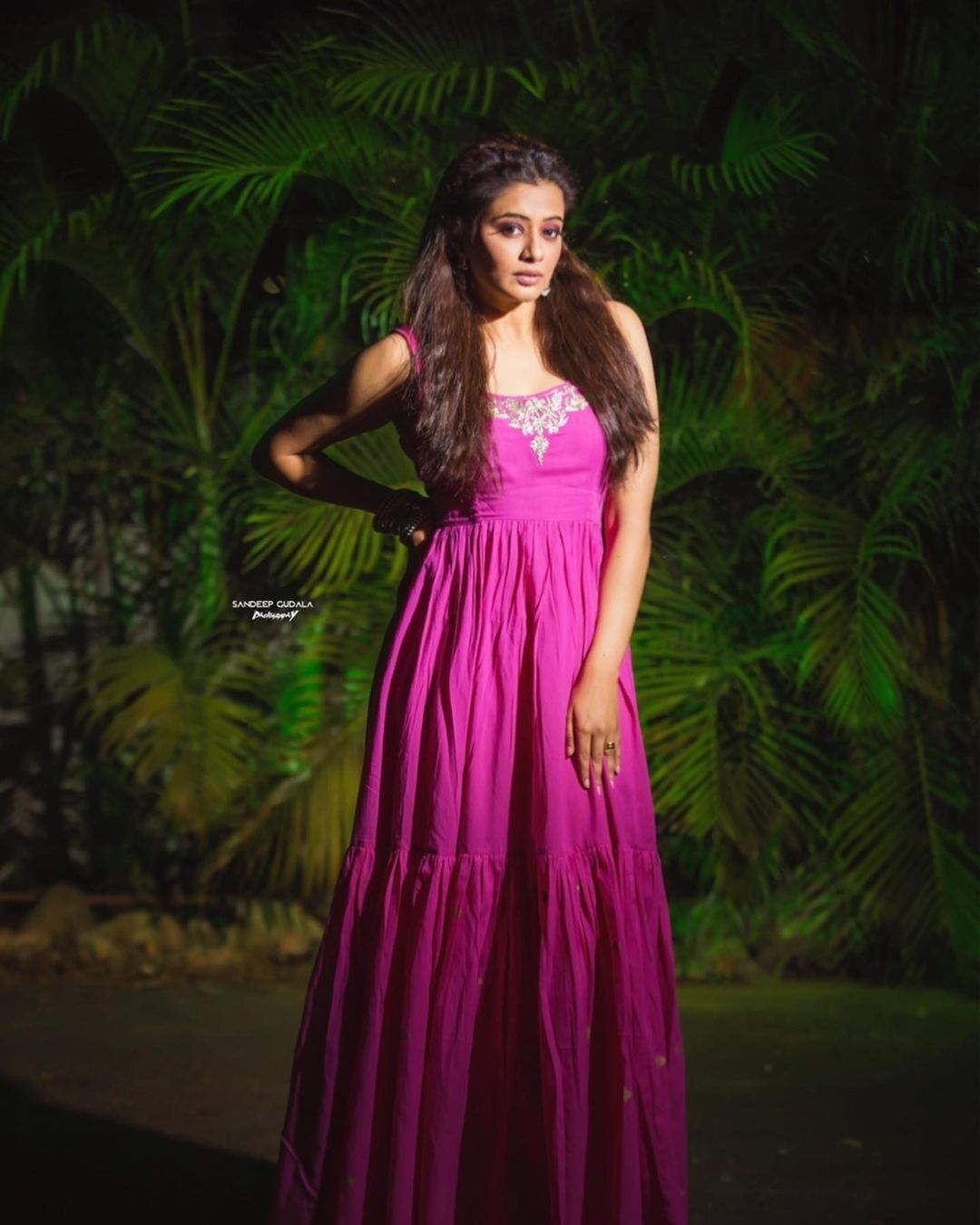 പ്രിയതാരം പ്രിയാമണിയുടെ ഏറ്റവും പുതിയ ചിത്രങ്ങള്‍ കാണാം