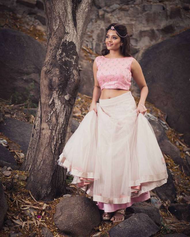 ആരെയും ആകര്‍ഷിപ്പിക്കും റിതിക സിങിന്റെ ഈ ചിത്രങ്ങള്‍