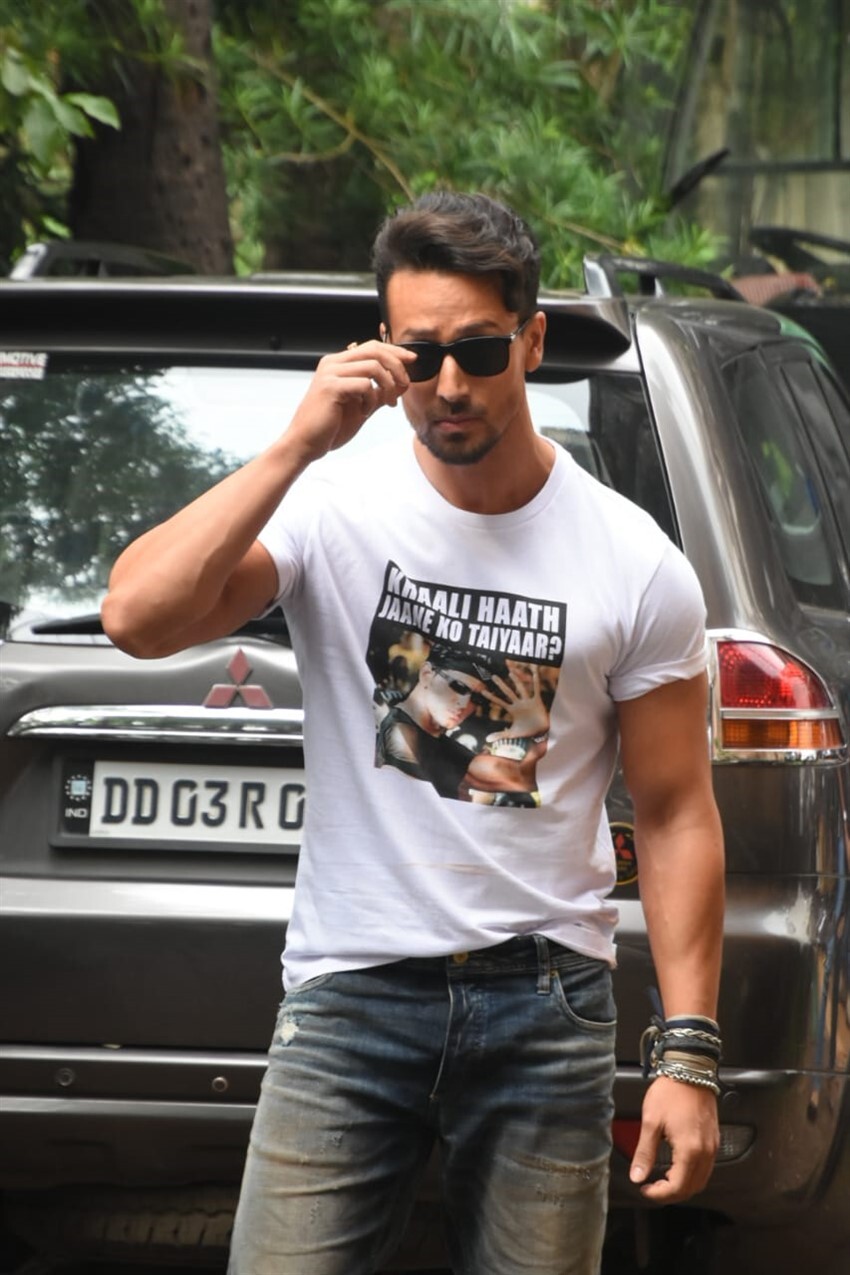 ടൈഗർ ഷെറോഫിന്റെ ഏറ്റവും പുതിയ ചിത്രങ്ങൾ കാണാം