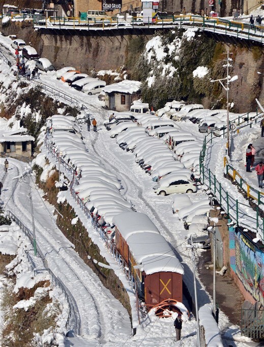 Snowfall In Jammu and Kashmir, Leh, HP And UK, 12/01/2021