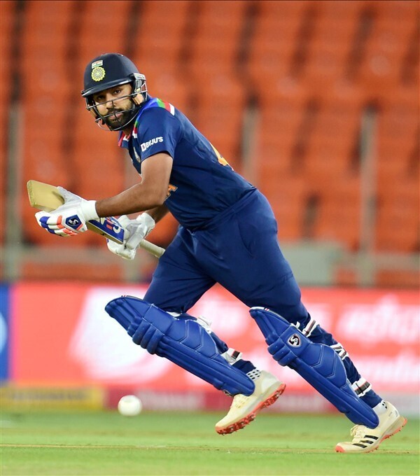 ഇന്ത്യ-ഇംഗ്ലണ്ട്  മൂന്നാം  ട്വന്റി20 മത്സരത്തിന്റെ തകര്‍പ്പന്‍ ചിത്രങ്ങള്‍ കാണാം