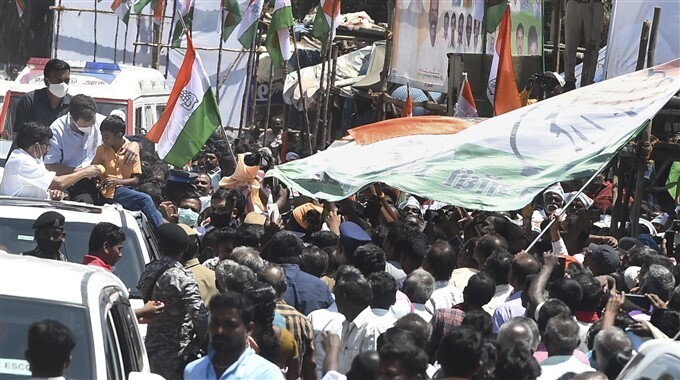 ജനമധ്യത്തില്‍ രാഹുല്‍ ഗാന്ധി: തമിഴ്‌നാട്ടിലെ തിരഞ്ഞെടുപ്പ് പ്രചാരണ ചിത്രങ്ങള്‍