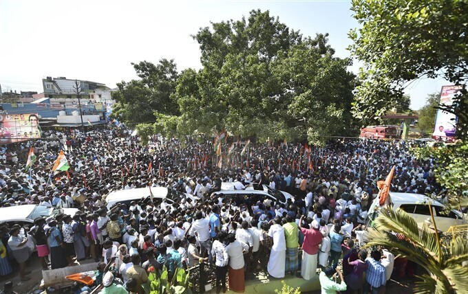 ജനമധ്യത്തില്‍ രാഹുല്‍ ഗാന്ധി: തമിഴ്‌നാട്ടിലെ തിരഞ്ഞെടുപ്പ് പ്രചാരണ ചിത്രങ്ങള്‍
