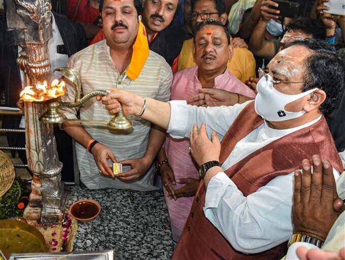 ദ്വിദിന സന്ദർശനത്തിനായി ബിജെപി ദേശീയ അധ്യക്ഷൻ ജെപി നദ്ദ ഉത്തർപ്രദേശിൽ എത്തിയപ്പോൾ
