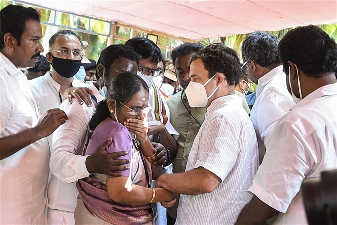 തമിഴ്‌നാട് ഇളക്കിമറിച്ച് രാഹുല്‍ ഗാന്ധി; കന്യാകുമാരിയിലെ തിരഞ്ഞെടുപ്പ് പ്രചാരണ ചിത്രങ്ങള്‍