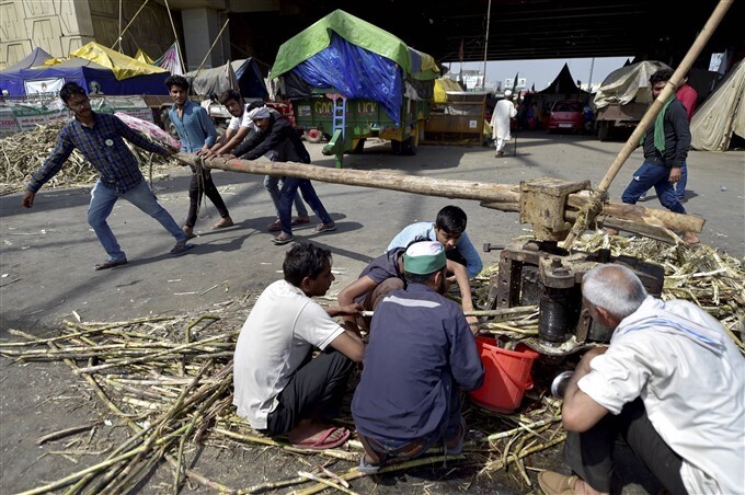 ദല്‍ഹിയിലെ കര്‍ഷക സമരവേദിയില്‍ നിന്നുള്ള കൂടുതല്‍ ചിത്രങ്ങള്‍ കാണാം