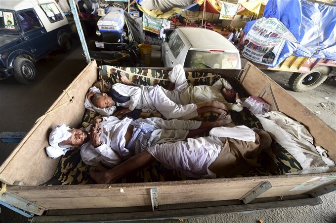 ദല്‍ഹിയിലെ കര്‍ഷക സമരവേദിയില്‍ നിന്നുള്ള കൂടുതല്‍ ചിത്രങ്ങള്‍ കാണാം