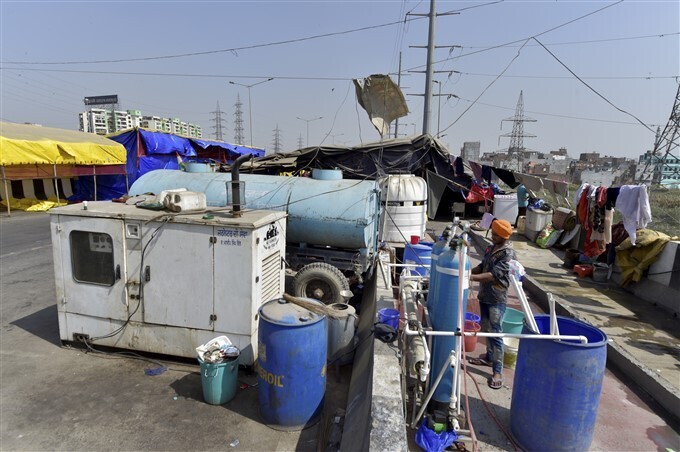 ദല്‍ഹിയിലെ കര്‍ഷക സമരവേദിയില്‍ നിന്നുള്ള കൂടുതല്‍ ചിത്രങ്ങള്‍ കാണാം