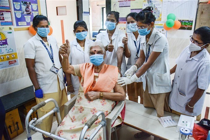 രണ്ടാംഘട്ട കോവിഡ് വാക്സിനേഷന്‍ യജ്ഞം, ചിത്രങ്ങള്‍ കാണാം