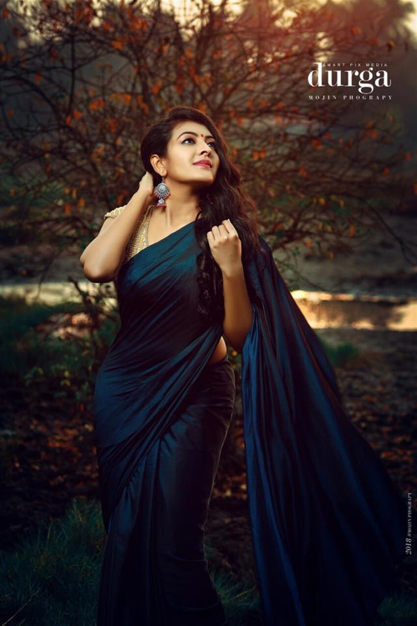 'വിമാനം'സിനിമയിലെ ആ നാടൻ പെൺകൊടി തന്നെ ആണോ ഇത്... ദുർഗ്ഗയുടെ ഹോട്ട് ചിത്രങ്ങൾ