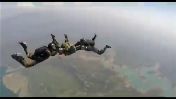 ഇന്ത്യന്‍ ആര്‍മി- തുര്‍ക്ക്‌മെനിസ്ഥാന്‍ സ്‌പെഷ്യല്‍ ഫോഴ്‌സ് സംയുക്ത സ്‌കൈഡൈവിങ് പരിശീലനം, ചിത്രങ്ങള്‍ കാണാം