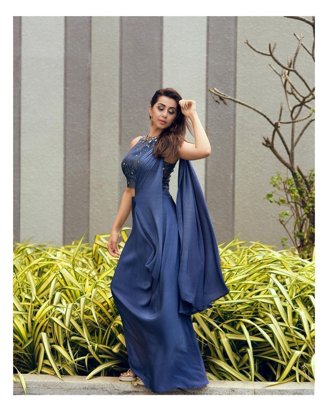 നീലയിൽ അതിസുന്ദരിയായി പ്രിയനായിക- നിക്കി ഗൽറാണിയുടെ ഏറ്റവും പുതിയ ചിത്രങ്ങൾ