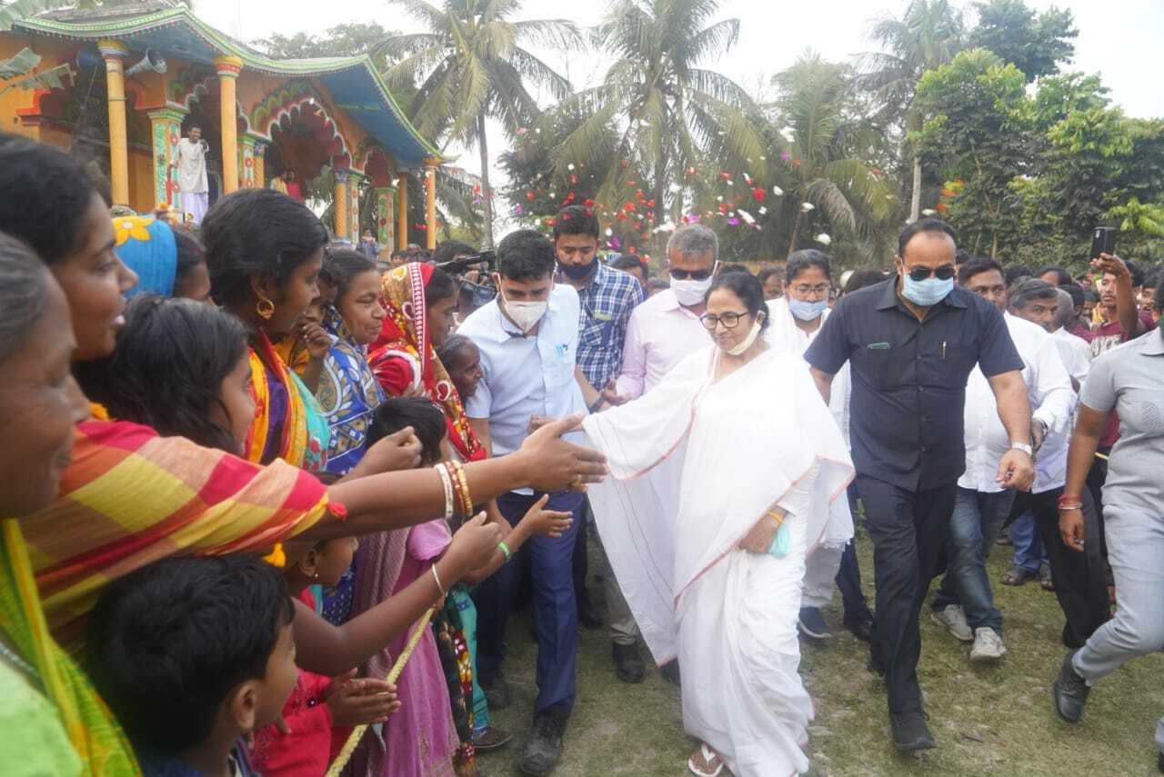 മമതാ ബാനര്‍ജി നന്ദിഗ്രാമില്‍ തെരഞ്ഞെടുപ്പ് പ്രചാരണത്തില്‍, ചിത്രങ്ങള്‍ കാണാം 