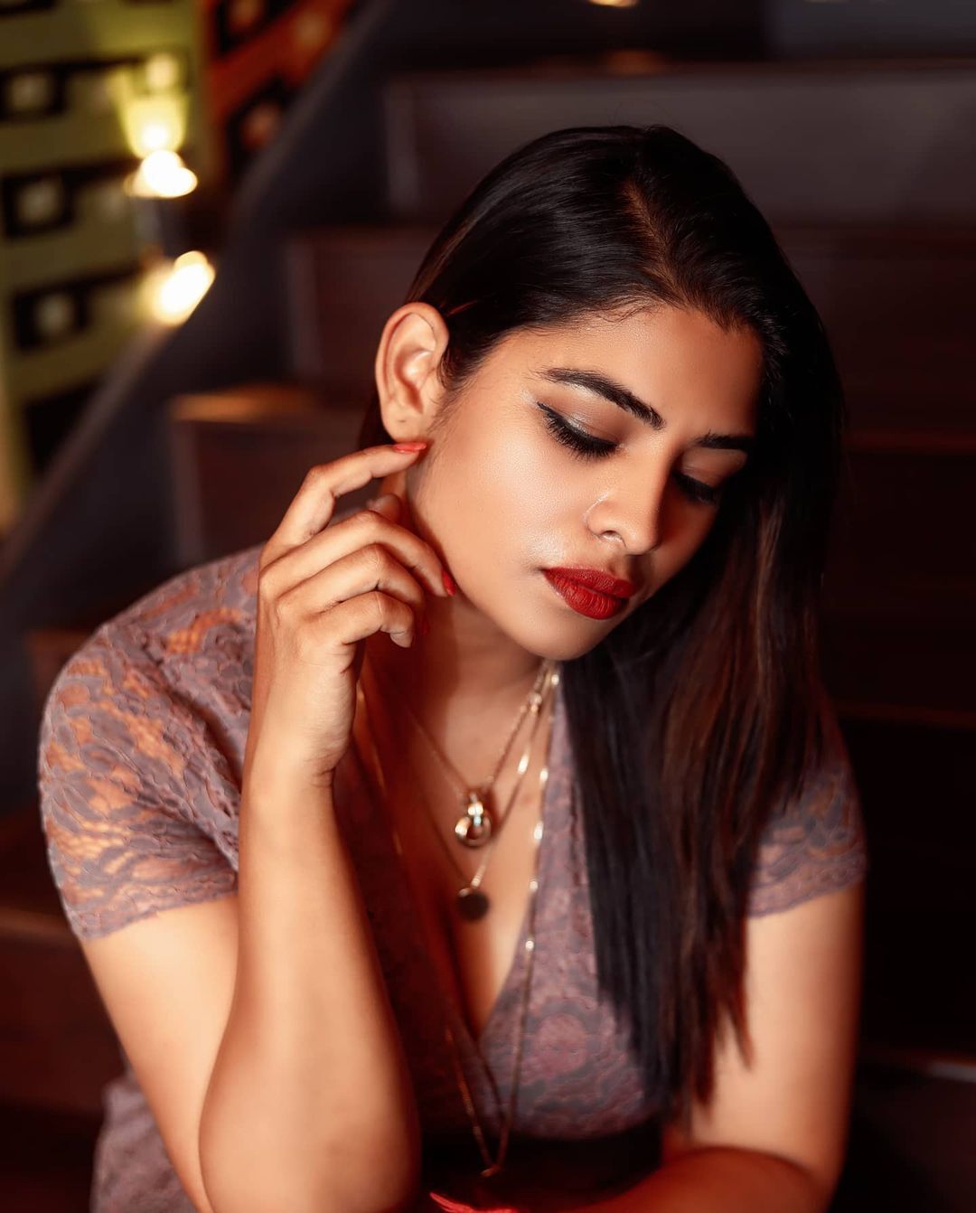 ബോള്‍ഡ് ലുക്കില്‍ നടി മഹേശ്വരി: ഏറ്റവും പുതിയ ചിത്രങ്ങള്‍