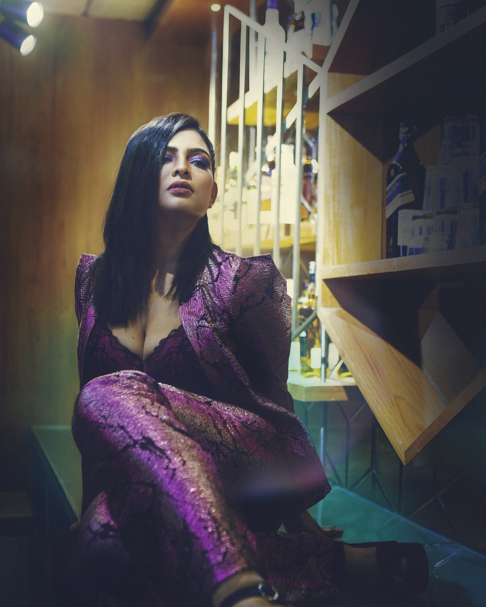 ബോള്‍ഡ് ലുക്കില്‍ നടി മഹേശ്വരി: ഏറ്റവും പുതിയ ചിത്രങ്ങള്‍