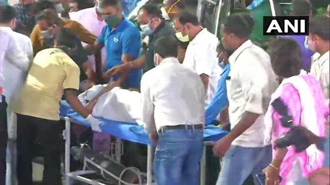 നന്ദിഗ്രാമില്‍  ആക്രമണശ്രമത്തിനിടെ പരിക്കേറ്റ് മമതാ ബാനര്‍ജി, ചിത്രങ്ങള്‍ കാണാം