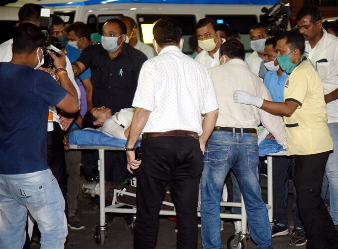 നന്ദിഗ്രാമില്‍  ആക്രമണശ്രമത്തിനിടെ പരിക്കേറ്റ് മമതാ ബാനര്‍ജി, ചിത്രങ്ങള്‍ കാണാം