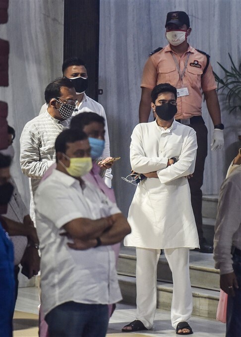 നന്ദിഗ്രാമില്‍  ആക്രമണശ്രമത്തിനിടെ പരിക്കേറ്റ് മമതാ ബാനര്‍ജി, ചിത്രങ്ങള്‍ കാണാം