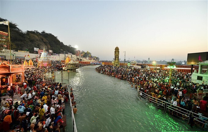 രാജ്യത്തിന്റെ വിവിധ ഭാഗങ്ങളില്‍ നിന്നുള്ള ശിവരാത്രി  ആഘോഷചിത്രങ്ങള്‍ കാണാം