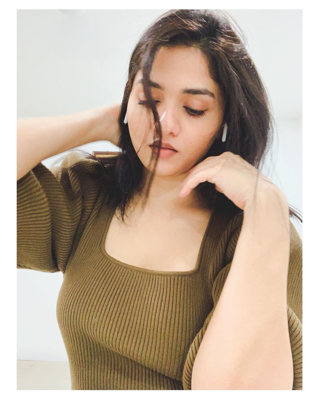 നടി സുനൈനയുടെ ഏറ്റവും പുതിയ ചിത്രങ്ങള്‍