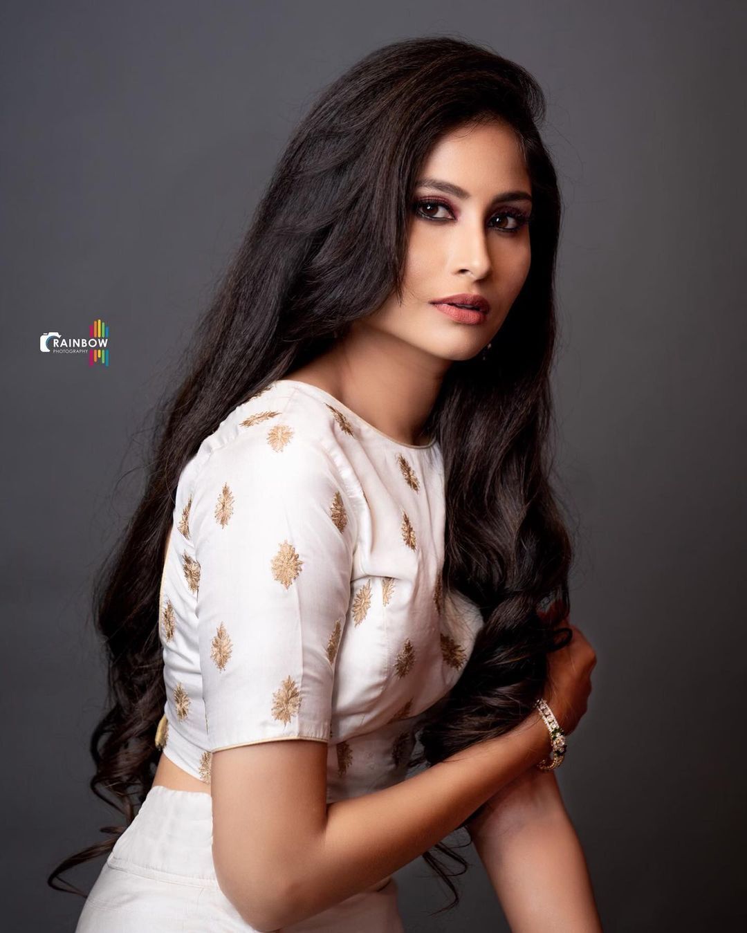 ക്യൂട്ടായി ഐശ്വര പ്രസാദ്; ചിത്രങ്ങൾ കാണാം