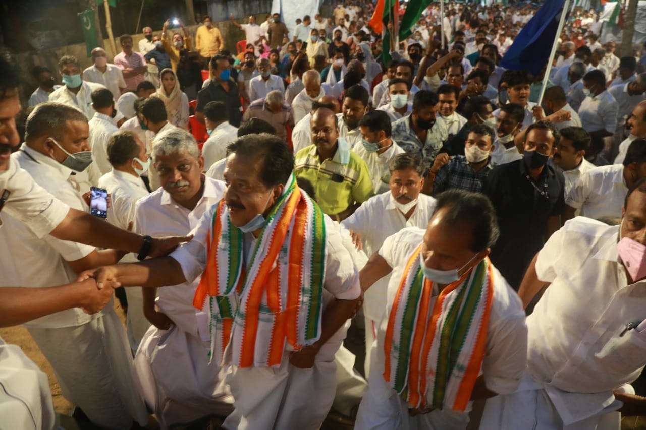 കേരളത്തില്‍ തെരഞ്ഞെടുപ്പ് ചൂടുകൂടുന്നു, ചിത്രങ്ങള്‍ കാണാം