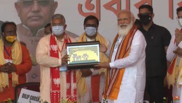 പശ്ചിമബംഗാളിലെ ഖരഗ്പൂരില്‍ ബിജെപിയുടെ തെരഞ്ഞെടുപ്പ് റാലിയില്‍ പ്രധാനമന്ത്രി സംസാരിക്കുന്നു, ചിത്രങ്ങള്‍