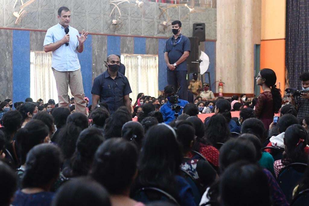 തെരഞ്ഞെടുപ്പ് പ്രചാരണത്തിനായി രാഹുല്‍ഗാന്ധി കേരളത്തില്‍, ചിത്രങ്ങള്‍ കാണാം