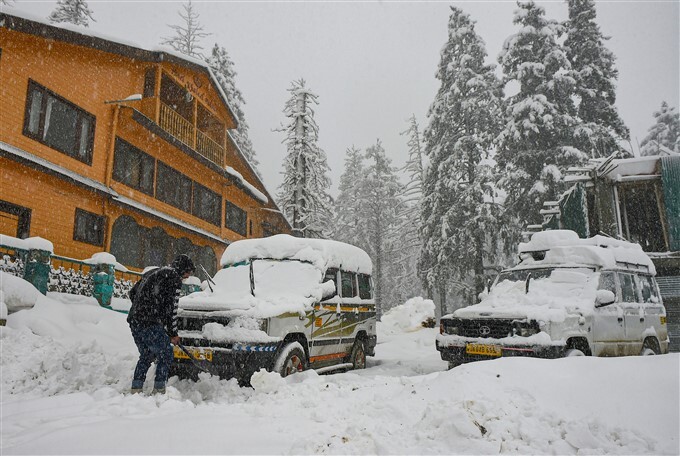 Snowfall In Jammu and Kashmir And Leh