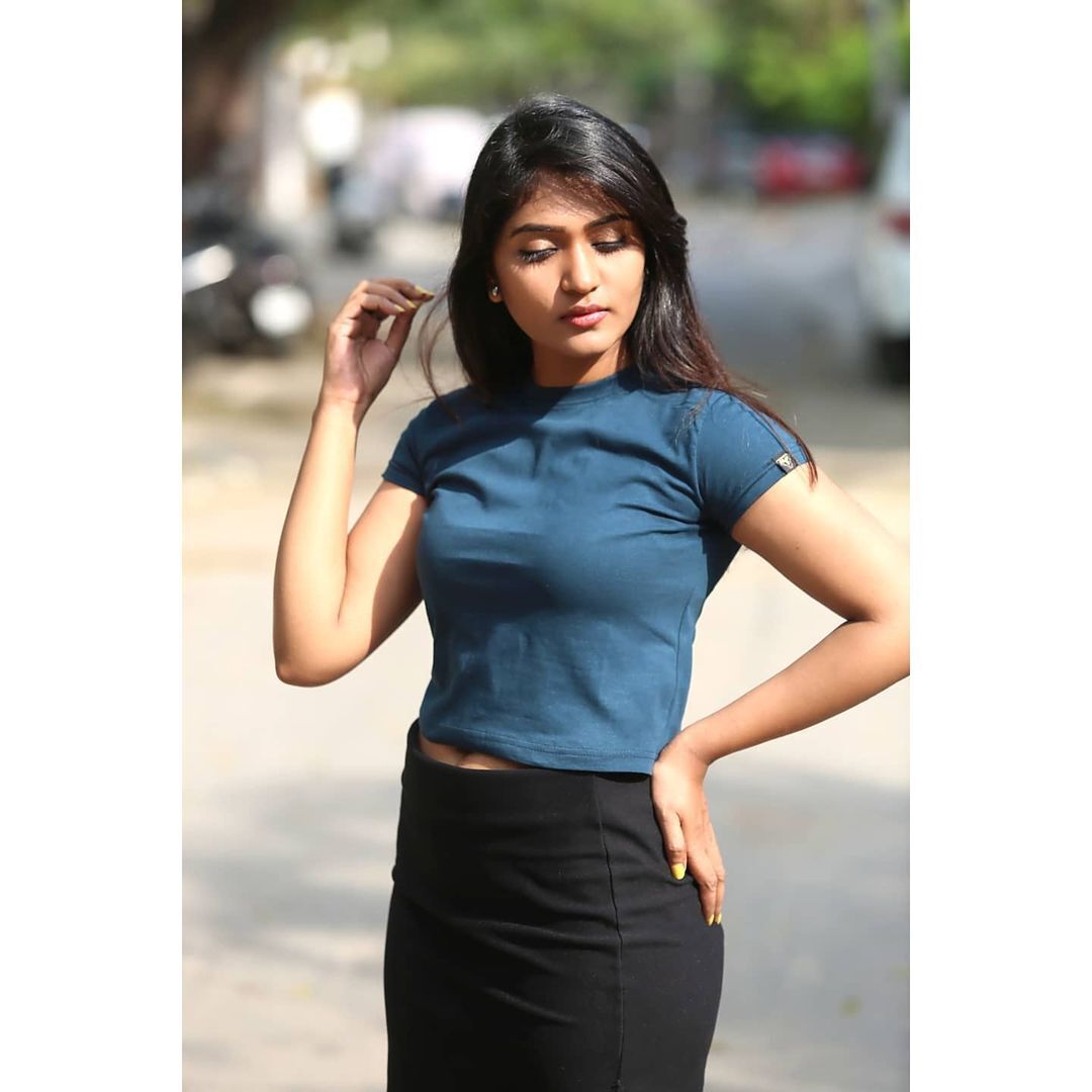 നക്ഷത്രക്കണ്ണുളള അനന്യ- ഏറ്റവും പുതിയ ചിത്രങ്ങൾ കാണാം