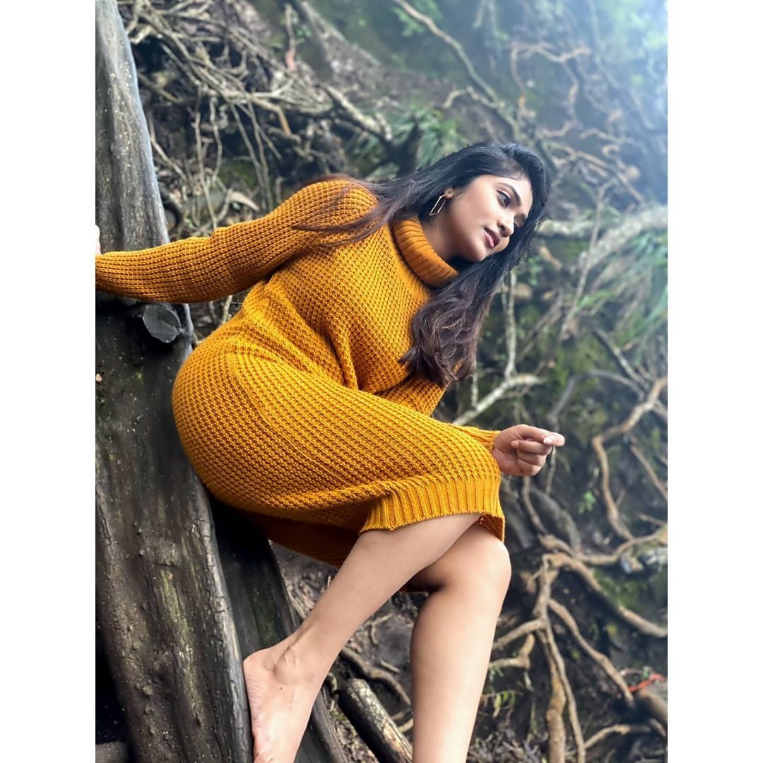 നക്ഷത്രക്കണ്ണുളള അനന്യ- ഏറ്റവും പുതിയ ചിത്രങ്ങൾ കാണാം