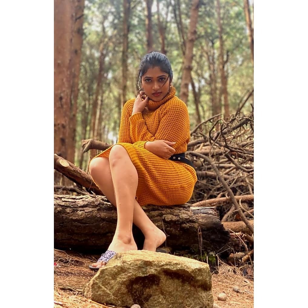 നക്ഷത്രക്കണ്ണുളള അനന്യ- ഏറ്റവും പുതിയ ചിത്രങ്ങൾ കാണാം