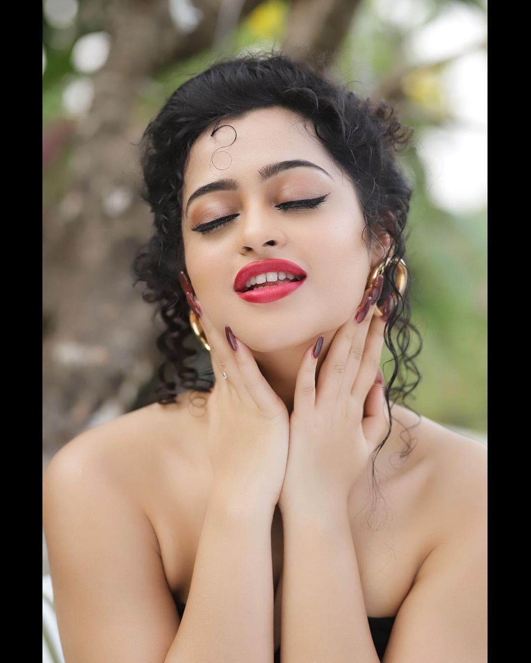 അപ്സരസിനെ പോലെ അപ്സര റാണി- ചിത്രങ്ങൾ കാണാം