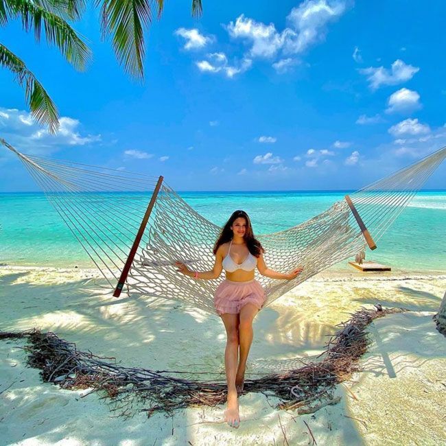 ഹോട്ട് ലുക്കിൽ നടൻ ചേതന പാണ്ഡെ, കടൽതീരത്തുള്ള ചിത്രങ്ങൾ വൈറൽ