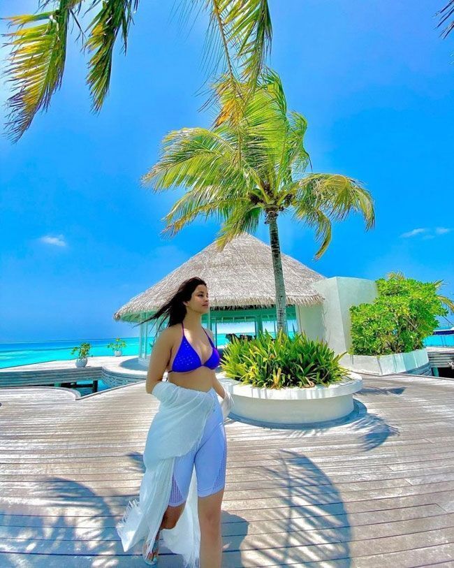 ഹോട്ട് ലുക്കിൽ നടൻ ചേതന പാണ്ഡെ, കടൽതീരത്തുള്ള ചിത്രങ്ങൾ വൈറൽ