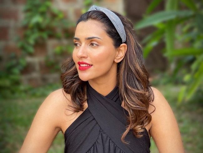 അക്ഷര ഗൗഡയുടെ ഏറ്റവും പുതിയ ചിത്രങ്ങൾ കാണാം