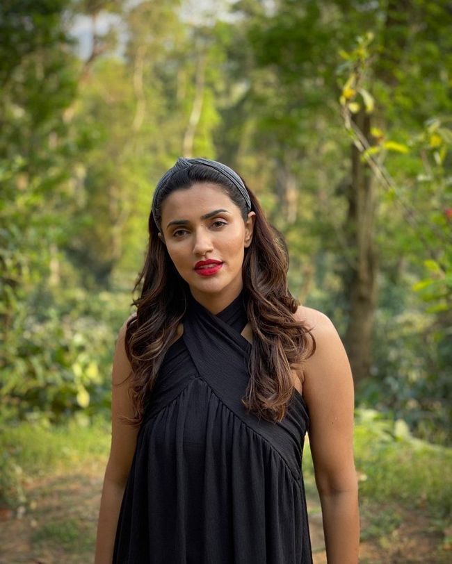 അക്ഷര ഗൗഡയുടെ ഏറ്റവും പുതിയ ചിത്രങ്ങൾ കാണാം