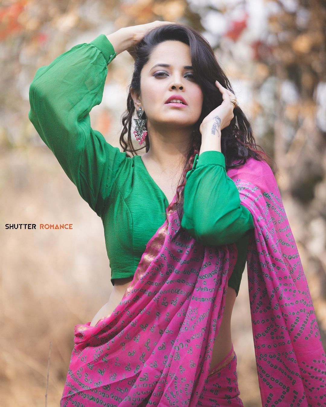 സാരിയിൽ ലുക്കായി അനസൂയ ഭരദ്വാജ്, ചിത്രങ്ങൾ കാണാം