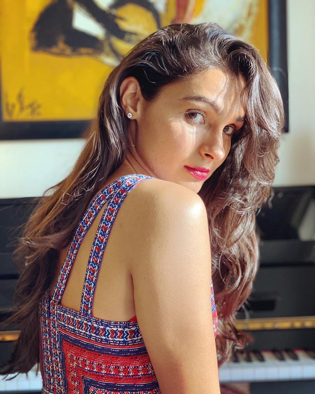 ഏത് വേഷത്തിലും സുന്ദരി തന്നെ.. നടി ആൻഡ്രിയ ജർമിയയുടെ കിടിലൻ ലുക്കിലുള്ള ചിത്രങ്ങൾ