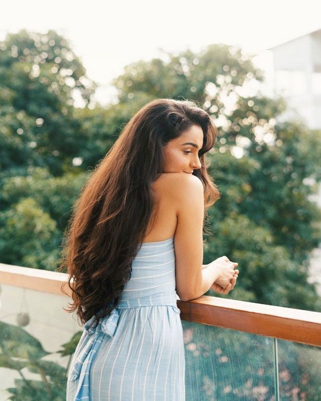 ഏത് വേഷത്തിലും സുന്ദരി തന്നെ.. നടി ആൻഡ്രിയ ജർമിയയുടെ കിടിലൻ ലുക്കിലുള്ള ചിത്രങ്ങൾ