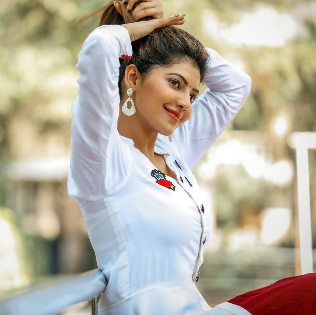 നാടന്‍ പെണ്‍കൊടിയായി നടി അതുല്യ രവി: ചിത്രങ്ങള്‍