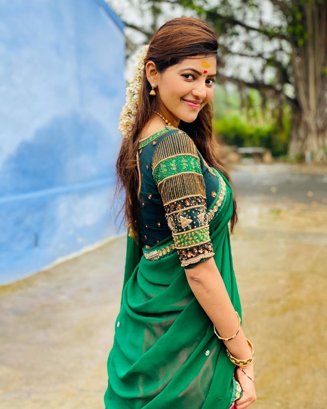 നാടന്‍ പെണ്‍കൊടിയായി നടി അതുല്യ രവി: ചിത്രങ്ങള്‍