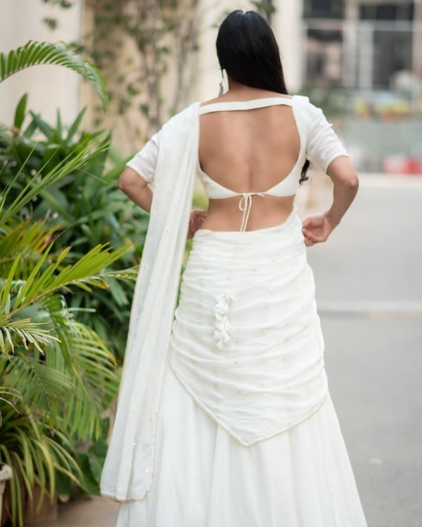 തൂവെള്ളയിൽ തിളങ്ങി ഭാനുശ്രീ- ചിത്രങ്ങൾ കാണാം