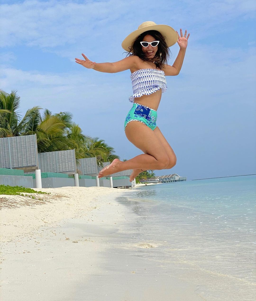 ബീച്ചില്‍ അടിച്ചുപൊളിച്ച് ബിഗ് ബോസ് താരം; വൈറലായി ഹിന ഖാന്‍