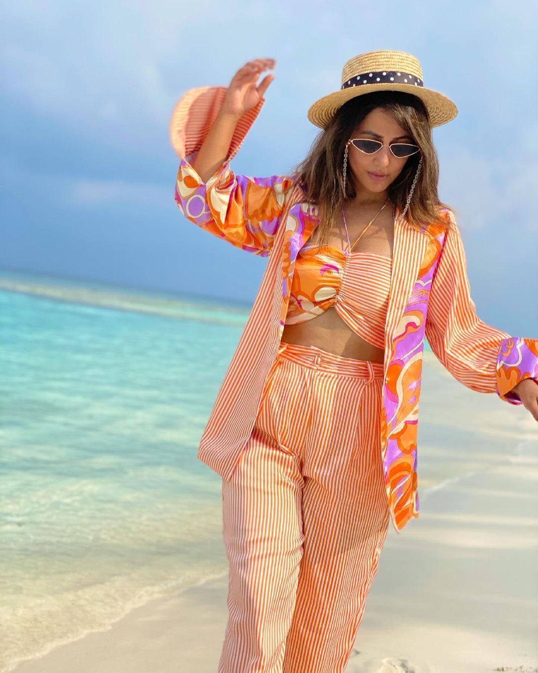 ബീച്ചില്‍ അടിച്ചുപൊളിച്ച് ബിഗ് ബോസ് താരം; വൈറലായി ഹിന ഖാന്‍