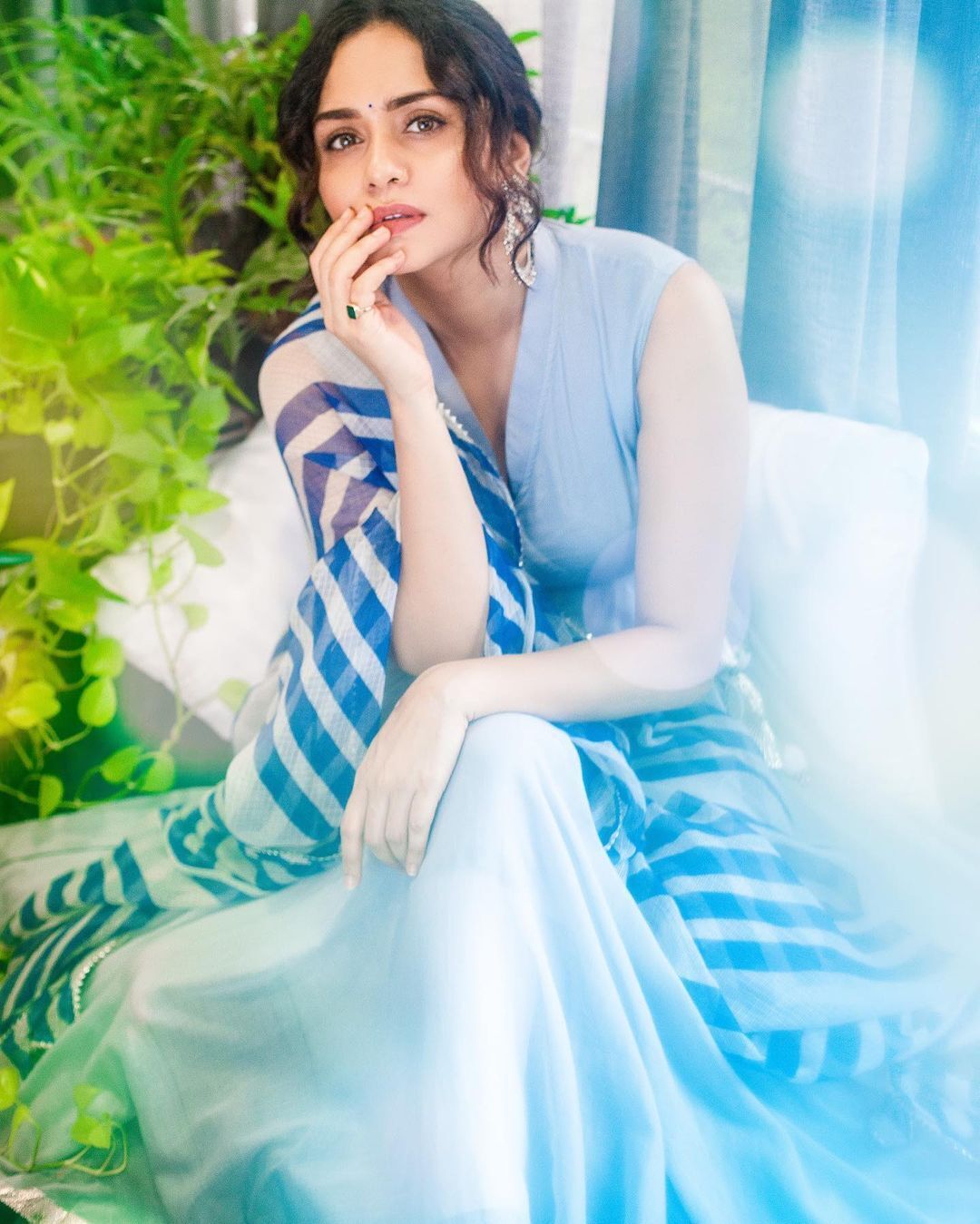 അമൃത ഖാന്‍വില്‍ക്കറുടെ ഏറ്റവും പുതിയ ചിത്രങ്ങള്‍ കാണാം