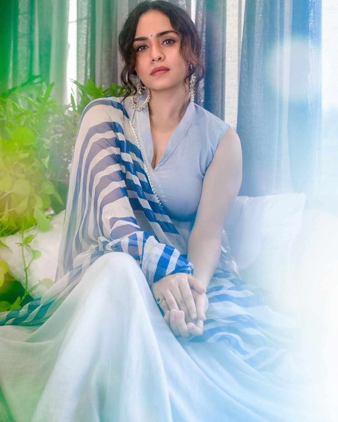 അമൃത ഖാന്‍വില്‍ക്കറുടെ ഏറ്റവും പുതിയ ചിത്രങ്ങള്‍ കാണാം